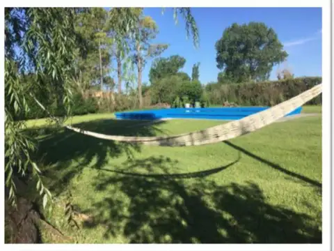 CASA QUINTA EN VENTA CON AMPLIO PARQUE- CHIVILCOY