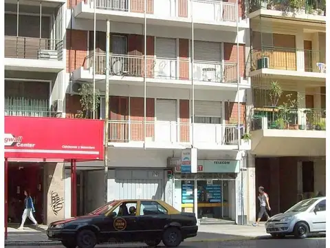 IMPECABLE MONOAMBIENTE! Balcón c/vista abierta al pulmón! Muy luminoso...