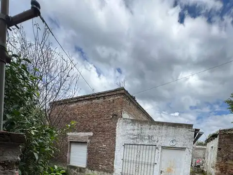 Casa a Reciclar - Calle 7 / 23 y 24