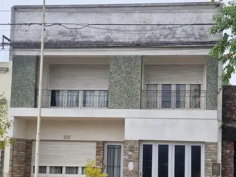 IMPONENTE CASA EN 9 DE JULIO EN ZONA DE QUINTA