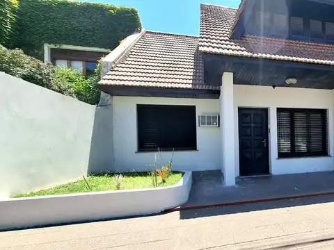 CASA EN VENTA EN PEHUAJO CON PILETA